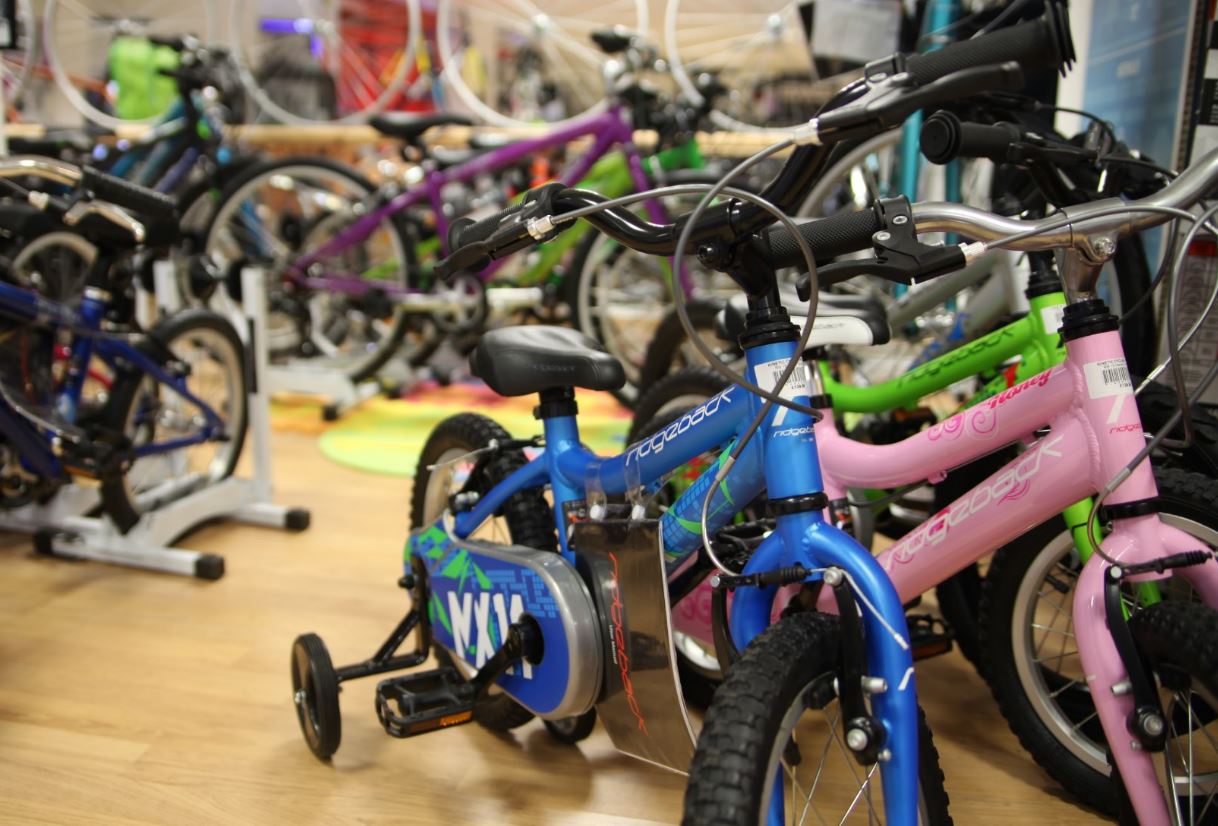 kids cycling