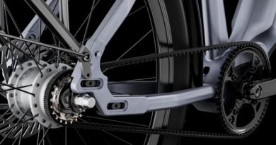 Close up of mid mount motor / Gates belt drive e-bike also fitted with Bafang 3-speed automatic rear hub
