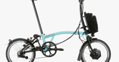 Studio picture, drive side on, of Brompton electric bike