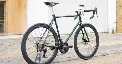 Temple Road in deep vintage green with Hunt deep section carbon wheelset