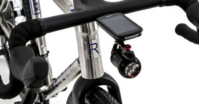 Reilly Reflex shot overhead front side angled showing clean fully integrated cabling, with gpr and light mounted to one piece carbon bar and stem