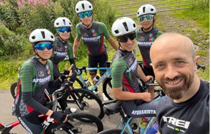 The Afghanistan Cycling Team for Worlds 2023 with support mechanic Lee Niven, receiving support from Oxford Products