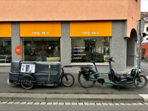 eCargo bike and trailer outside the cargovelo store of Stefan Dietrich