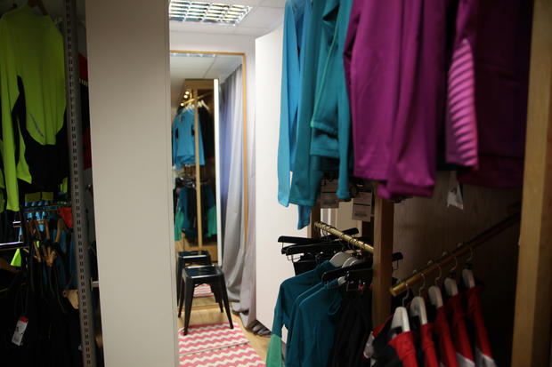 Why fitting rooms are essential and how to increase your clothing